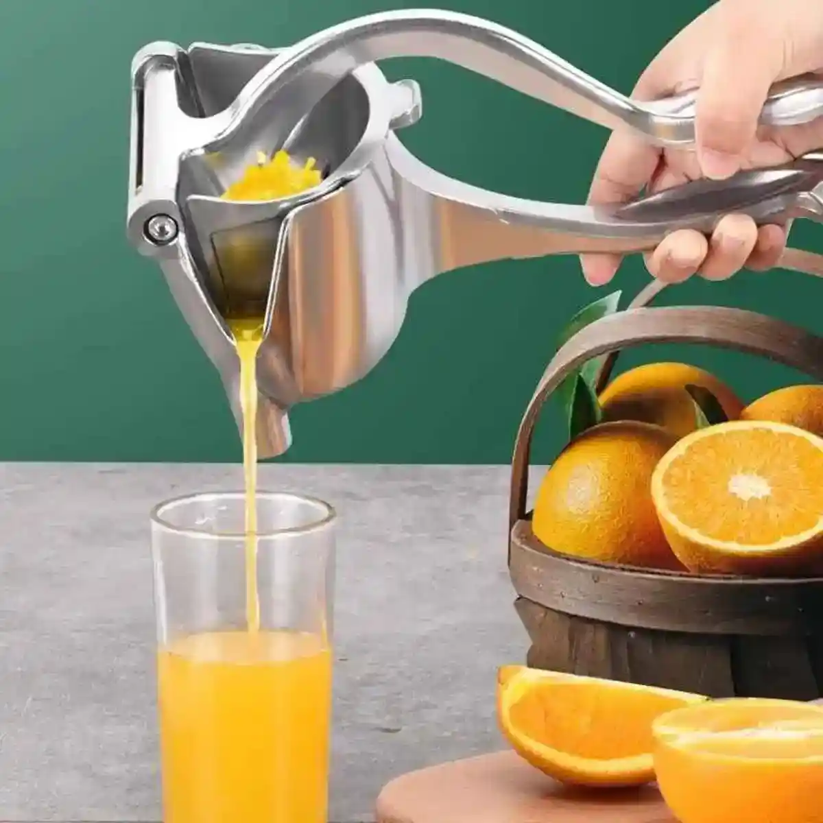 Hand press juicer (Chaina)